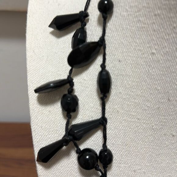 Joan Rivers Signed Vintage Black Lucite Hand Knotted Faceted Bead Necklace. - Picture 5 of 9